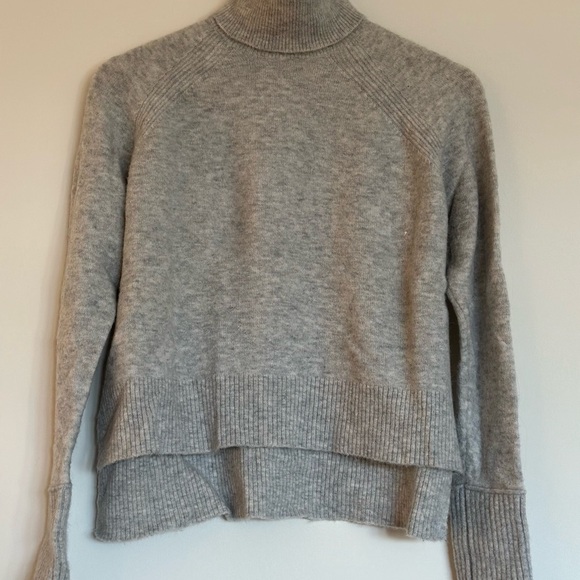 Like new, J. Crew Turtleneck in Supersoft yarn | Size Small - Picture 2 of 4